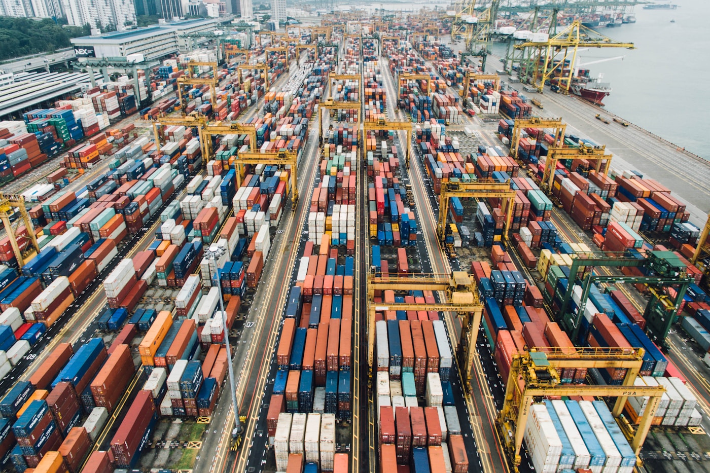 Vue aérienne d’un terminal à conteneurs